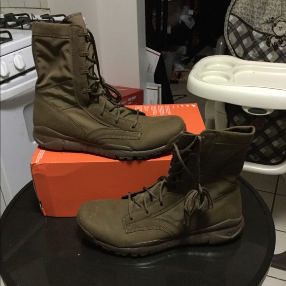 New nike sfb men boots size 15 color brown New nike sfb men boots size 15 color brown